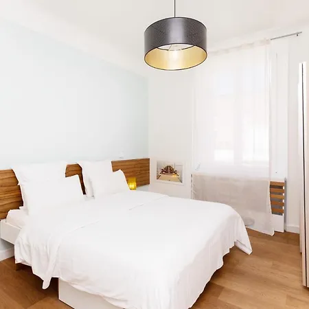 Palais Area: Modern 4 Bedrooms/ 4 Baths アパート カンヌ