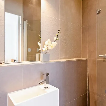 アパート Palais Area: Modern 4 Bedrooms/ 4 Baths *