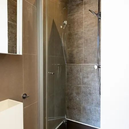 Palais Area: Modern 4 Bedrooms/ 4 Baths アパート カンヌ