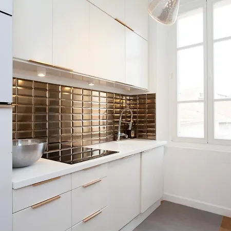 アパート Palais Area: Modern 4 Bedrooms/ 4 Baths カンヌ