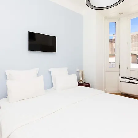 Palais Area: Modern 4 Bedrooms/ 4 Baths アパート カンヌ