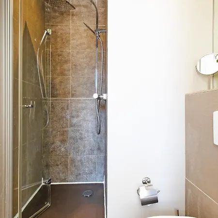 Palais Area: Modern 4 Bedrooms/ 4 Baths カンヌ
